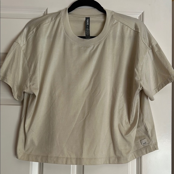 Vuori Tops - Vuori Tan Boxy Crop T-Shirt Short Sleeve never worn